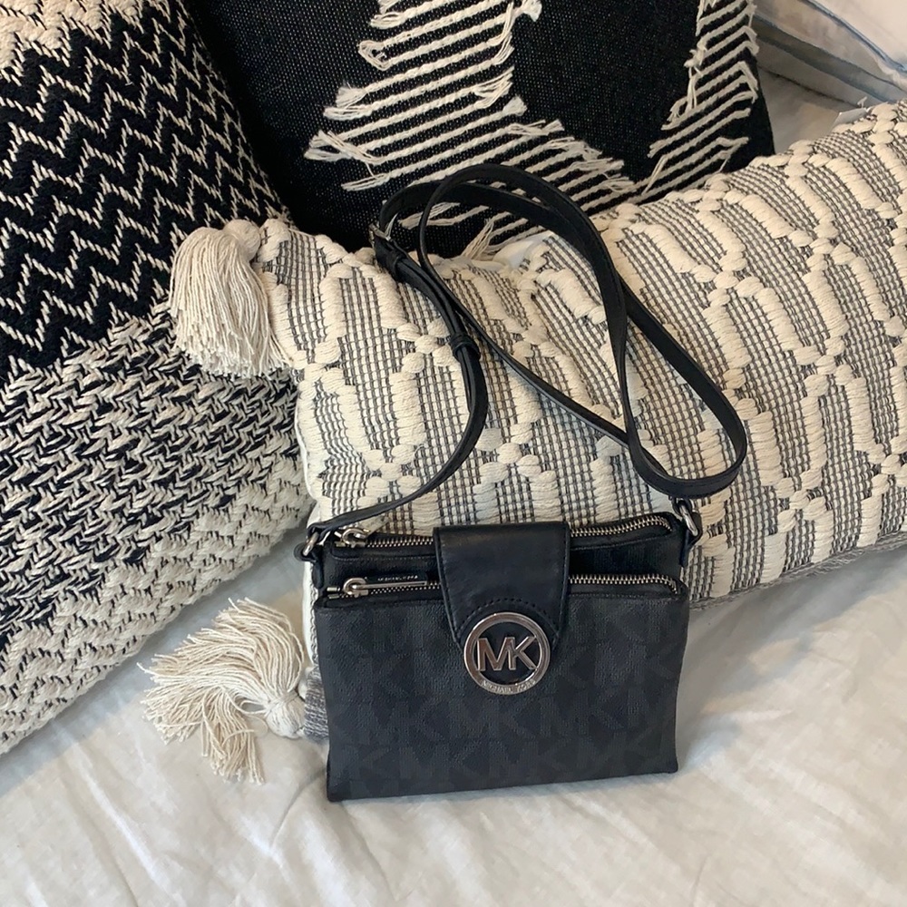 Micheal Kors purse